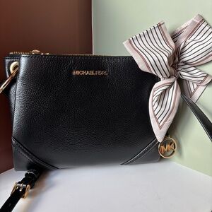 MICHAEL KORS Style Nicole Black Pebbled Leather Crossbody Bag